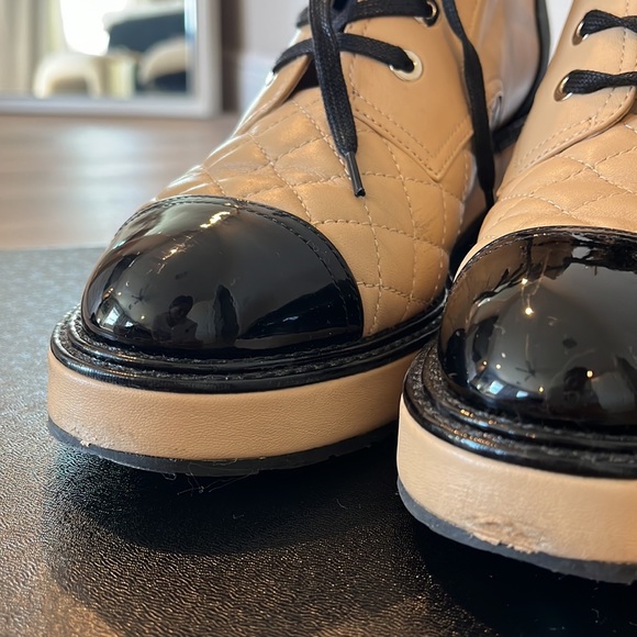 Chanel Boots Collection Fall - Winter 2021 - Picture 3 of 7